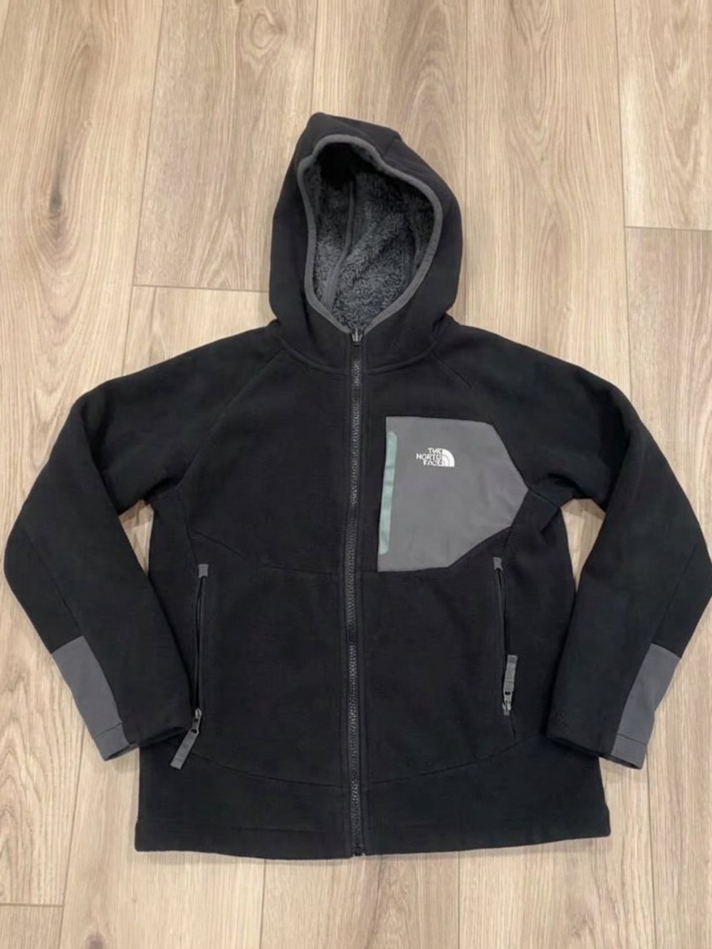 The North Face Boys Medium Black Gray Hooded Jacket